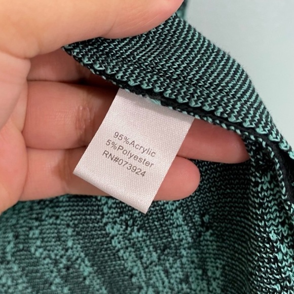 Ming Wang Black and Cyan Embroidered Cardigan m7. - Picture 6 of 9